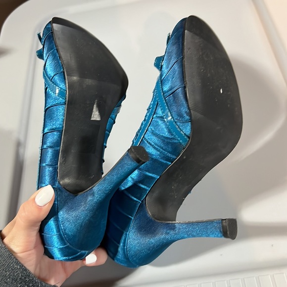 GREAT CONDITION CUTE BLUE HEELS! SIZE 7 - Picture 5 of 5